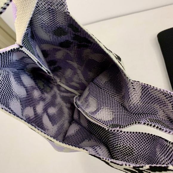 2 knit boho wrists purse totes, black white ribbon and lavender floral pattern - Picture 10 of 14